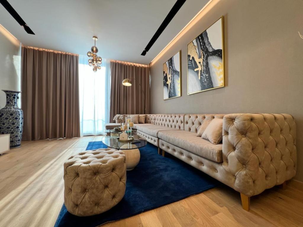 Enjoy Luxury With Sea View Apartment Abu Dhabi